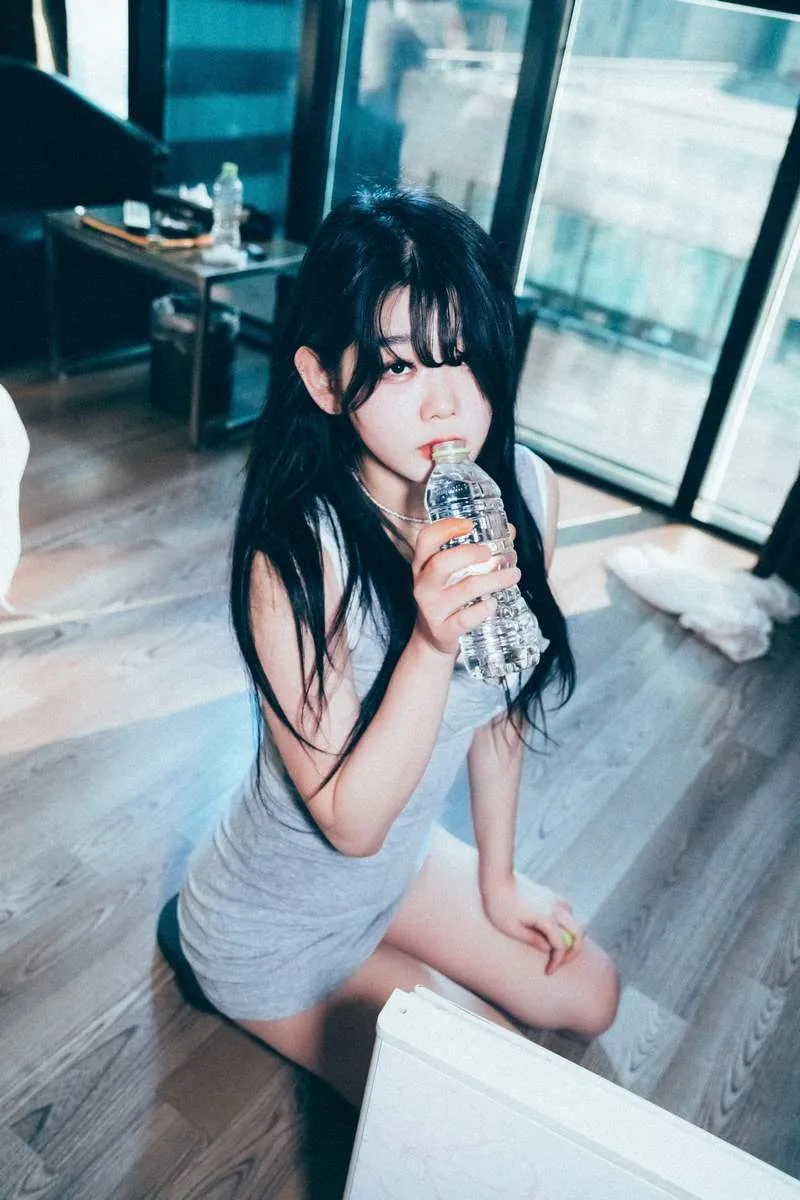 Loozy专辑写真