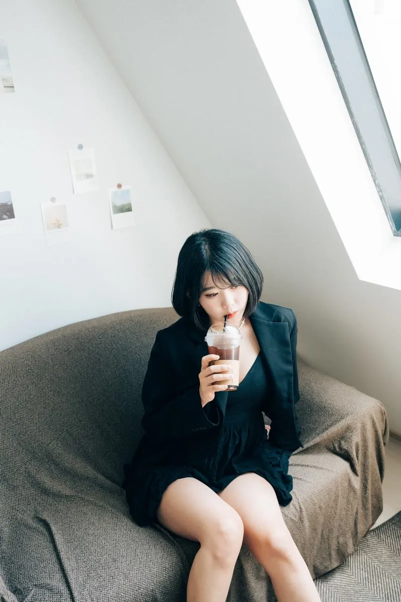 Loozy专辑写真